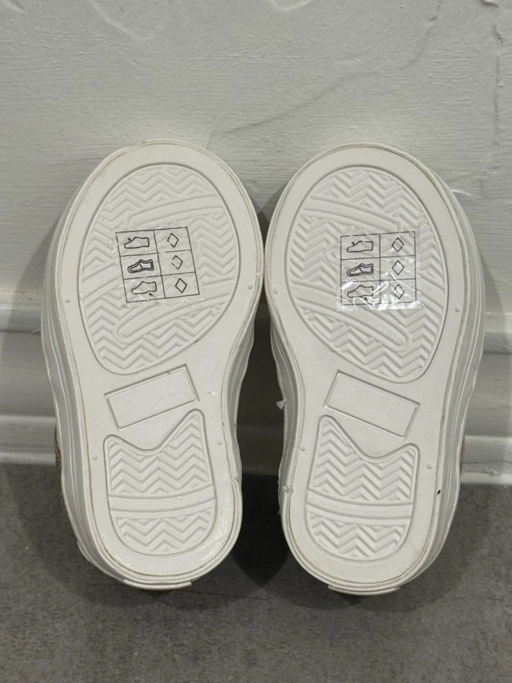 Janie and Jack - Infant size 4 - gold sparkly sneakers